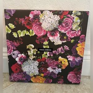 Dolce and Gabbana Gift box with tissue